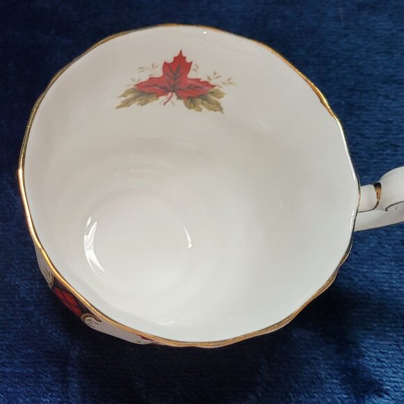 Vintage Tea Cup & Saucer Set - Picture 7 of 7
